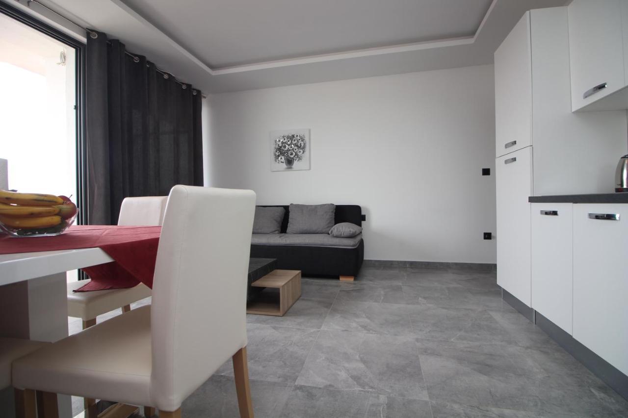 Apartments Toni Primošten Eksteriør billede