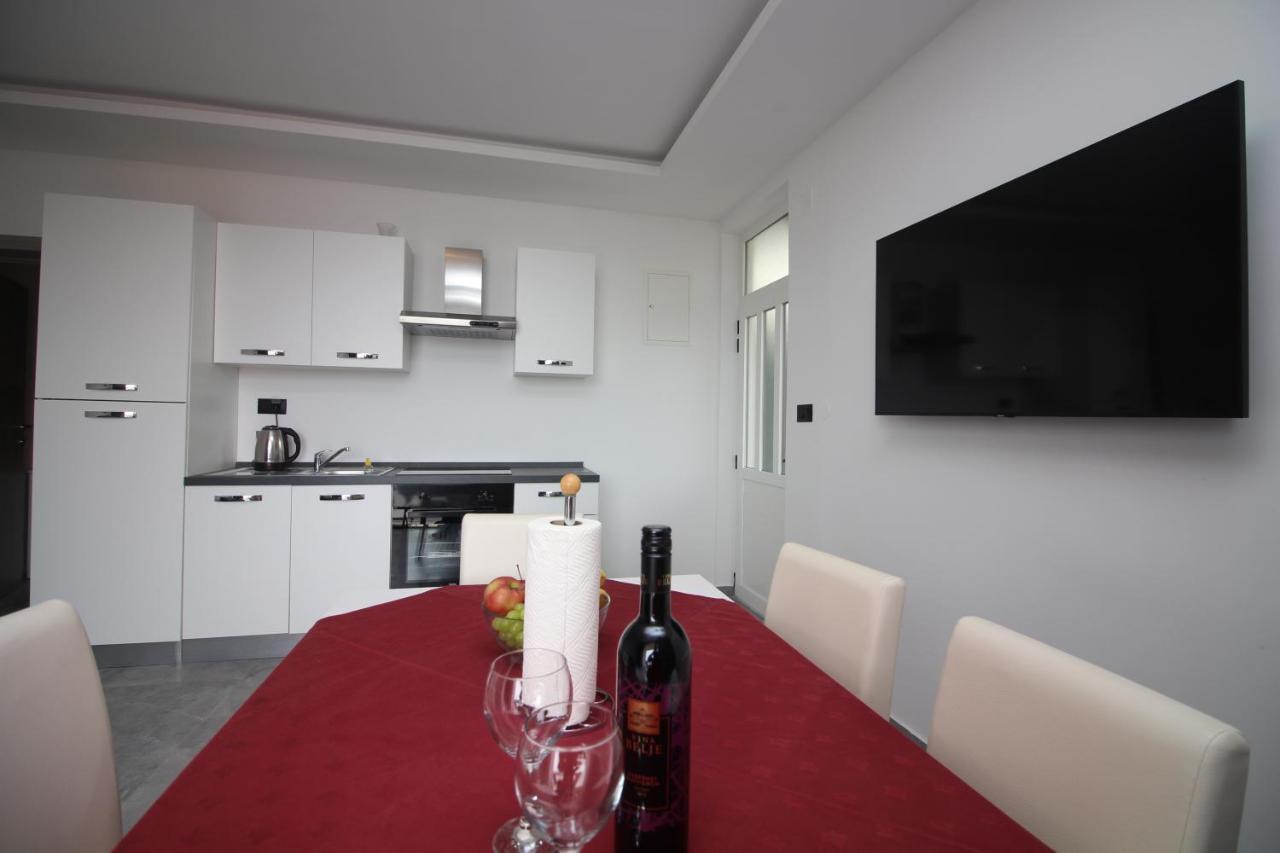 Apartments Toni Primošten Eksteriør billede