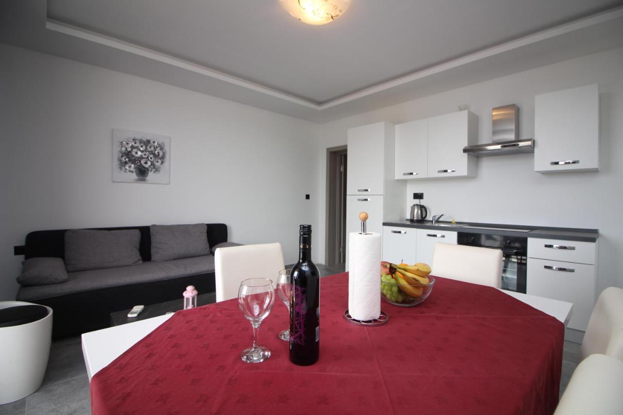 Apartments Toni Primošten Eksteriør billede