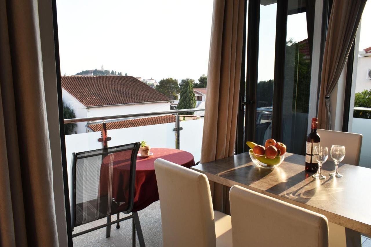 Apartments Toni Primošten Eksteriør billede